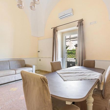 Dimora Le Tre Muse Guesthouse Lecce Extérieur photo