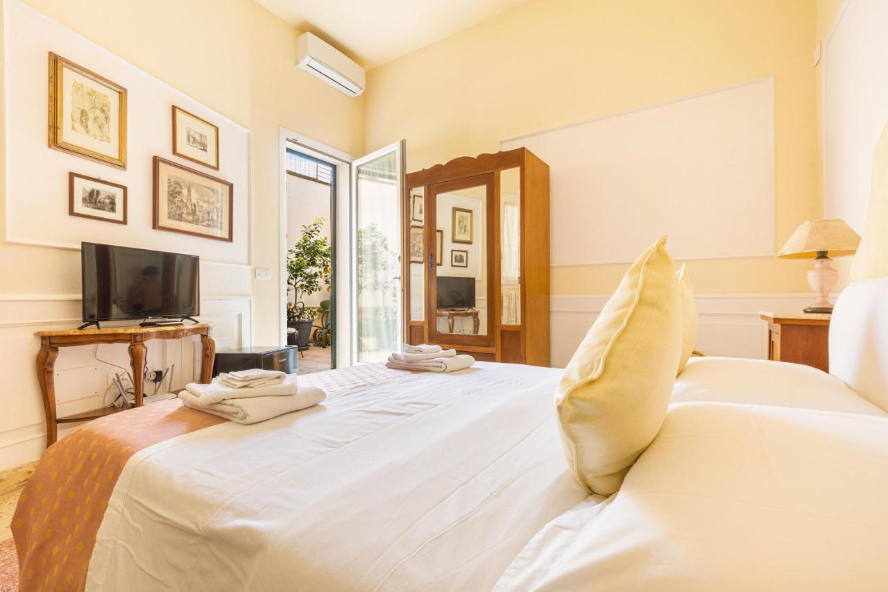 Dimora Le Tre Muse Guesthouse Lecce Extérieur photo