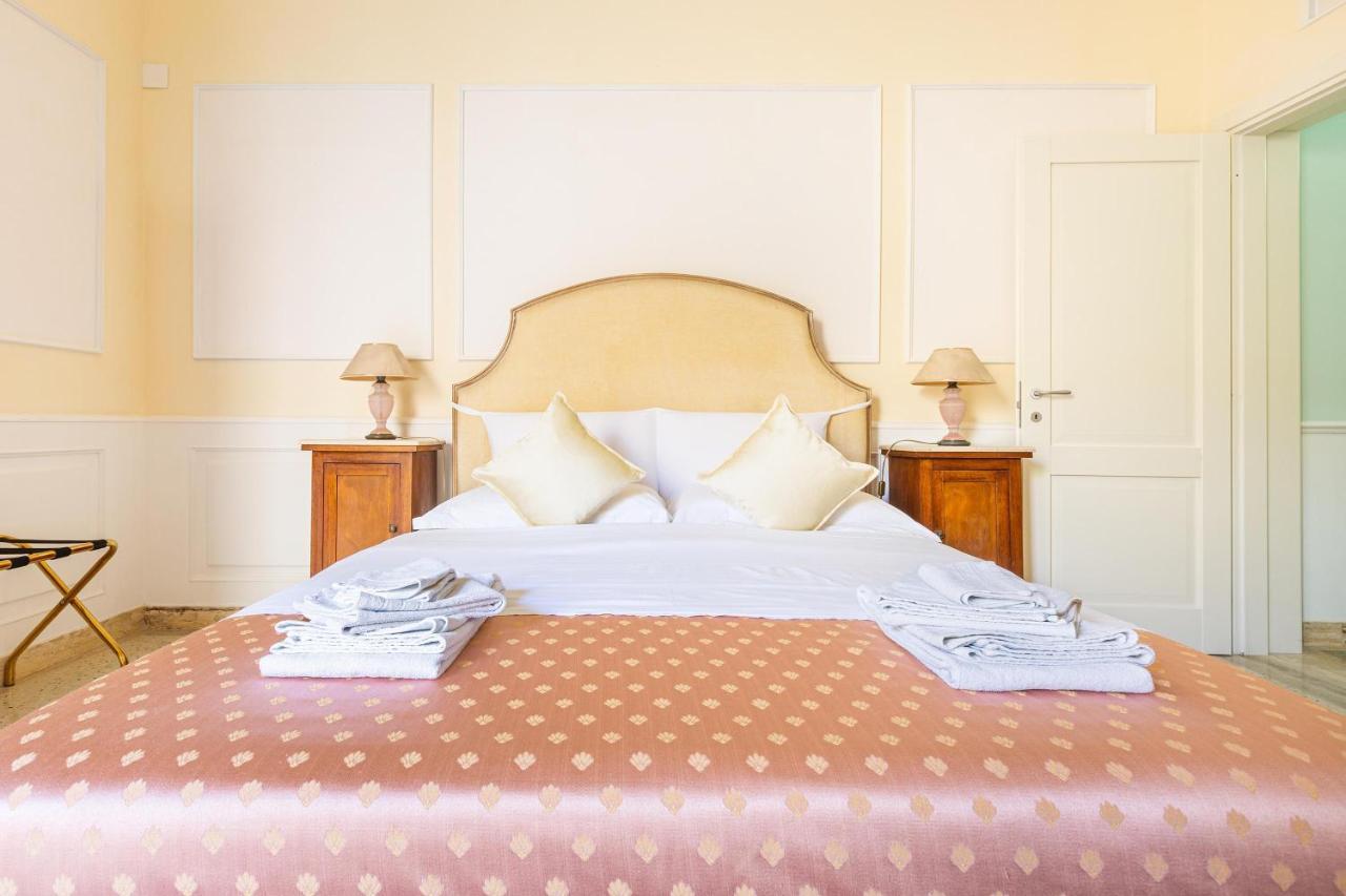 Dimora Le Tre Muse Guesthouse Lecce Extérieur photo