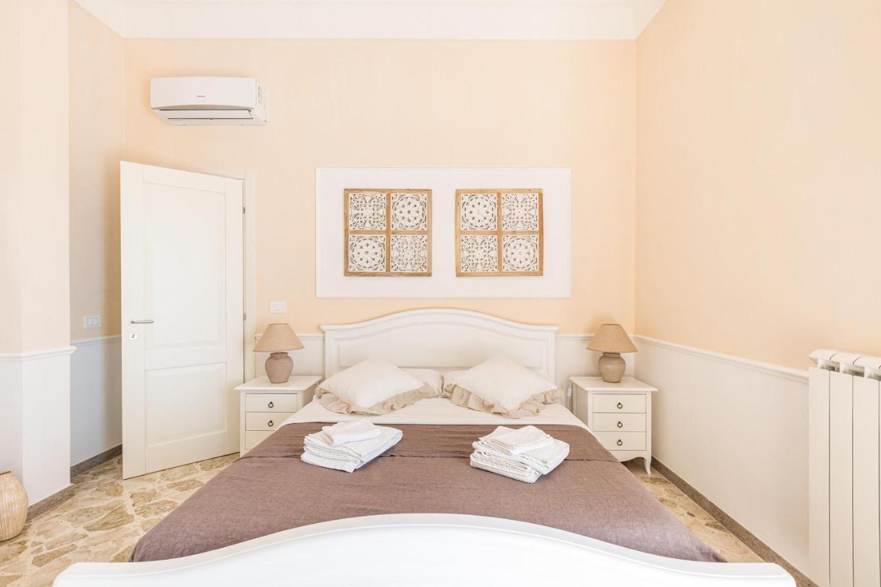 Dimora Le Tre Muse Guesthouse Lecce Extérieur photo
