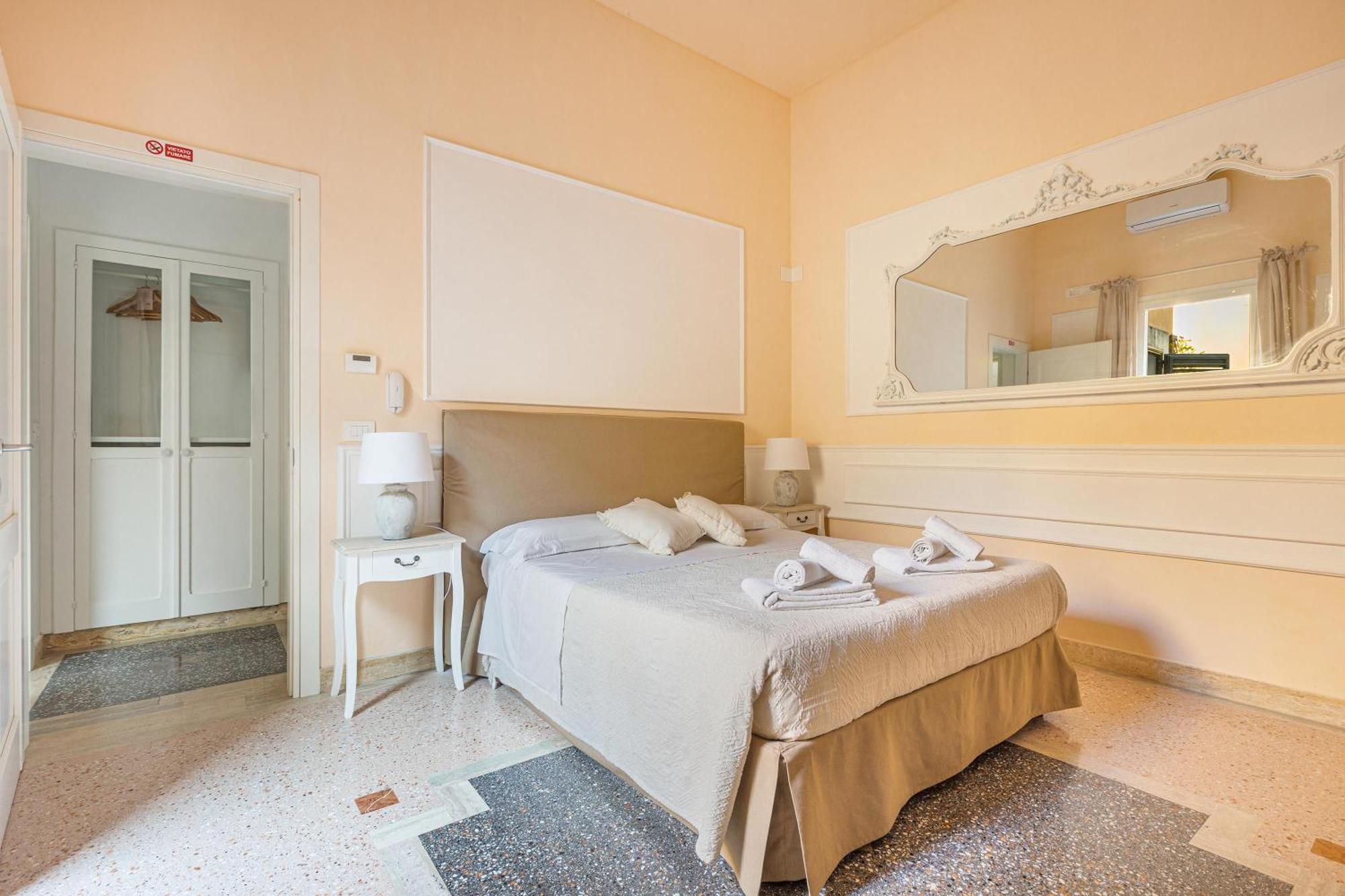 Dimora Le Tre Muse Guesthouse Lecce Extérieur photo