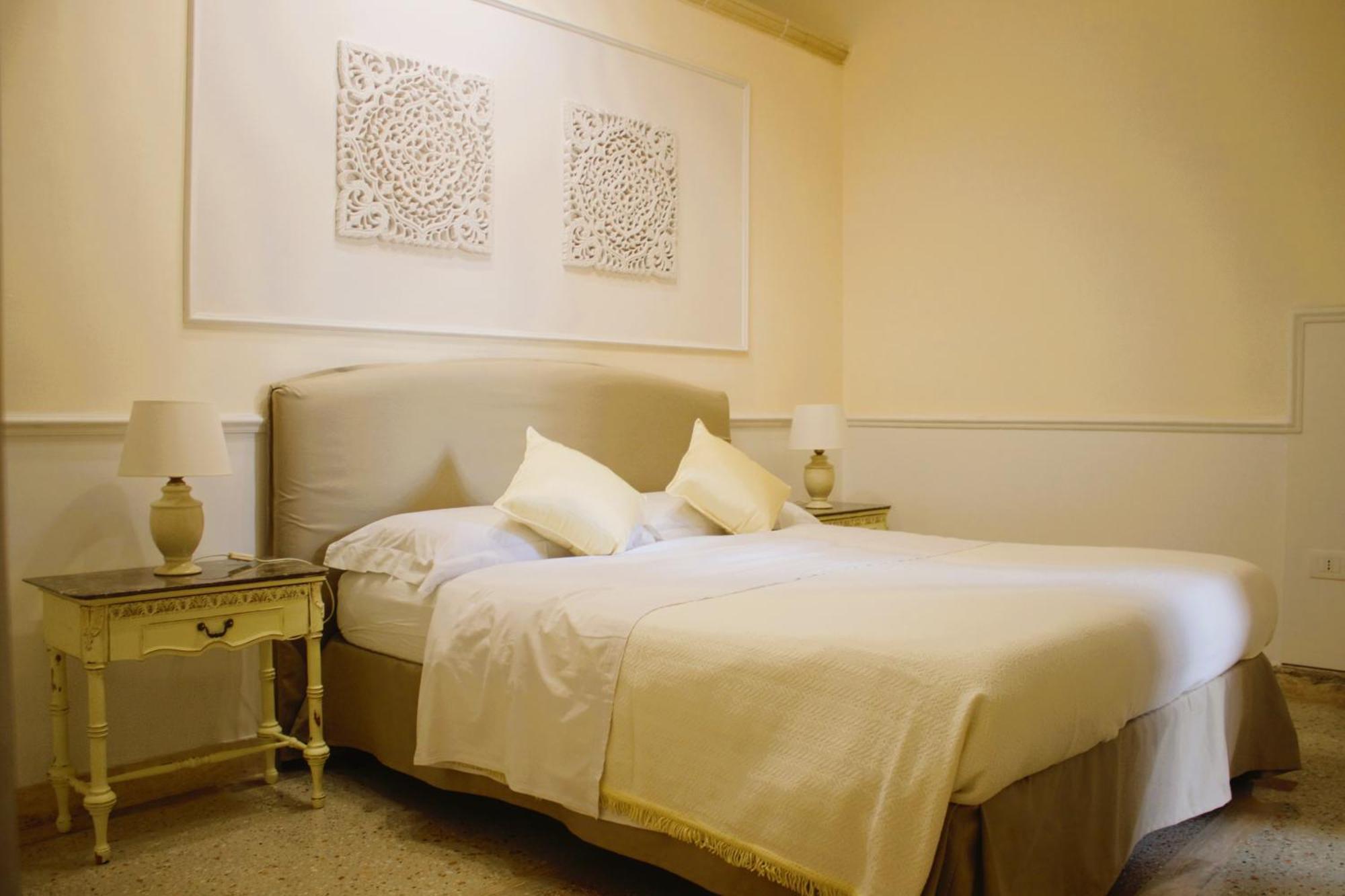 Dimora Le Tre Muse Guesthouse Lecce Extérieur photo