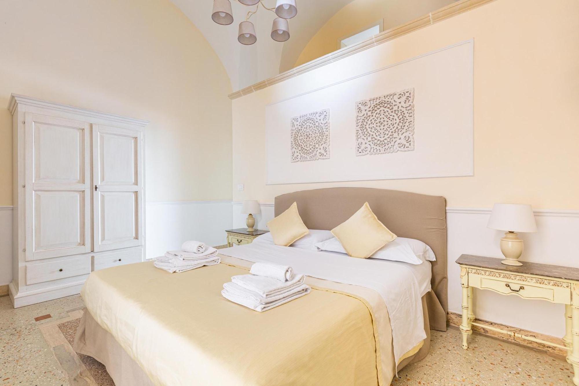 Dimora Le Tre Muse Guesthouse Lecce Extérieur photo